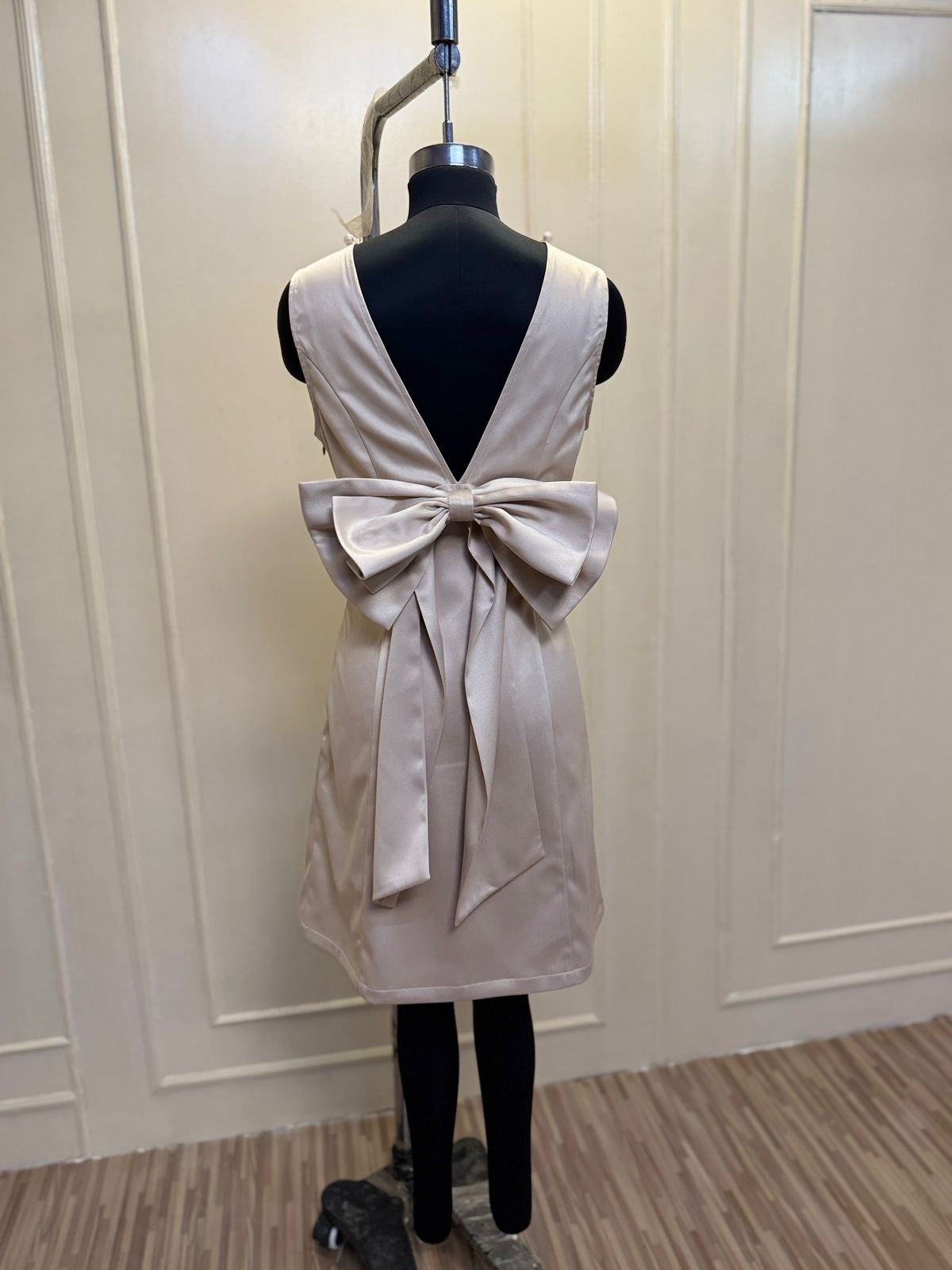 Vintage Pearl Bow Glow Dress